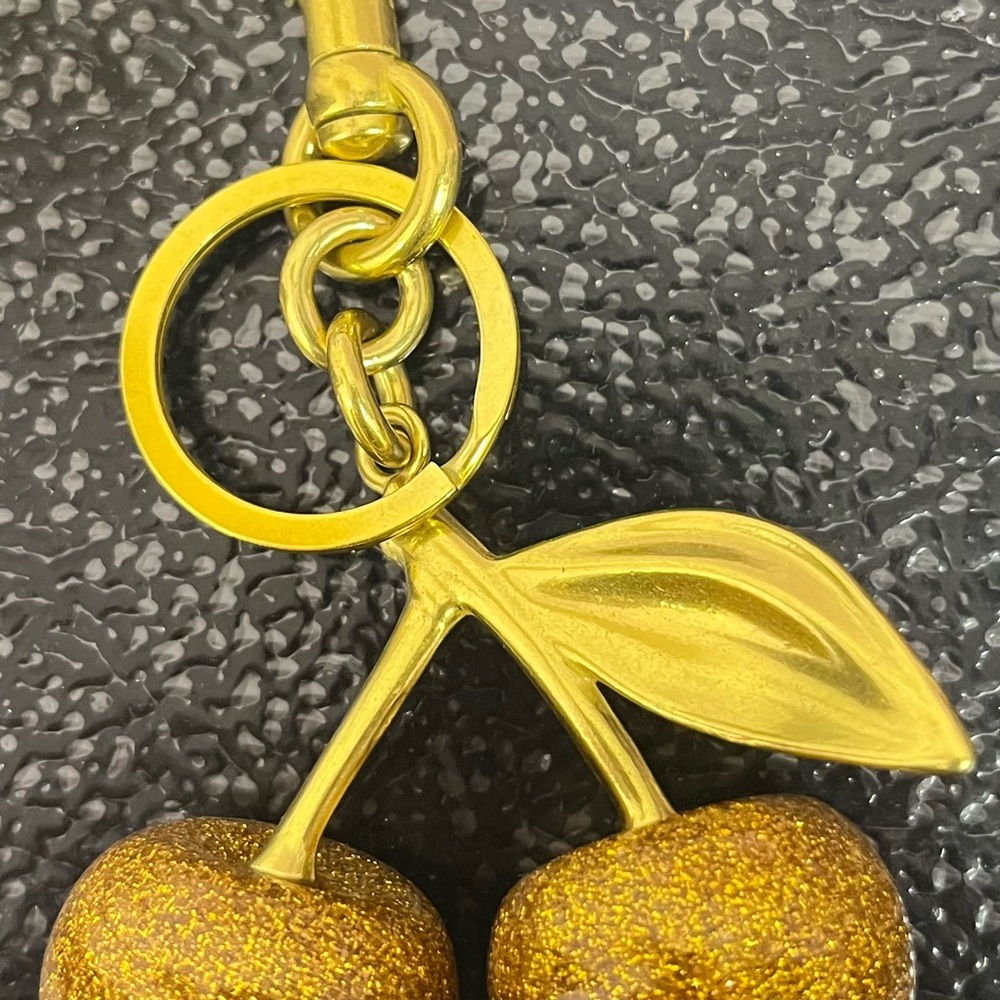 Gold Glitter Cherry Keychain - Picture 2 of 3